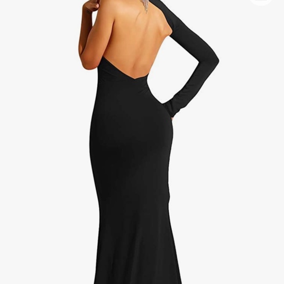 Cute black dress! - Picture 6 of 7